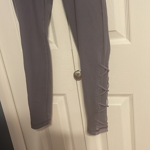 NWOT Victoria's Secret incredible essential legging in lavender size small - Picture 6 of 14